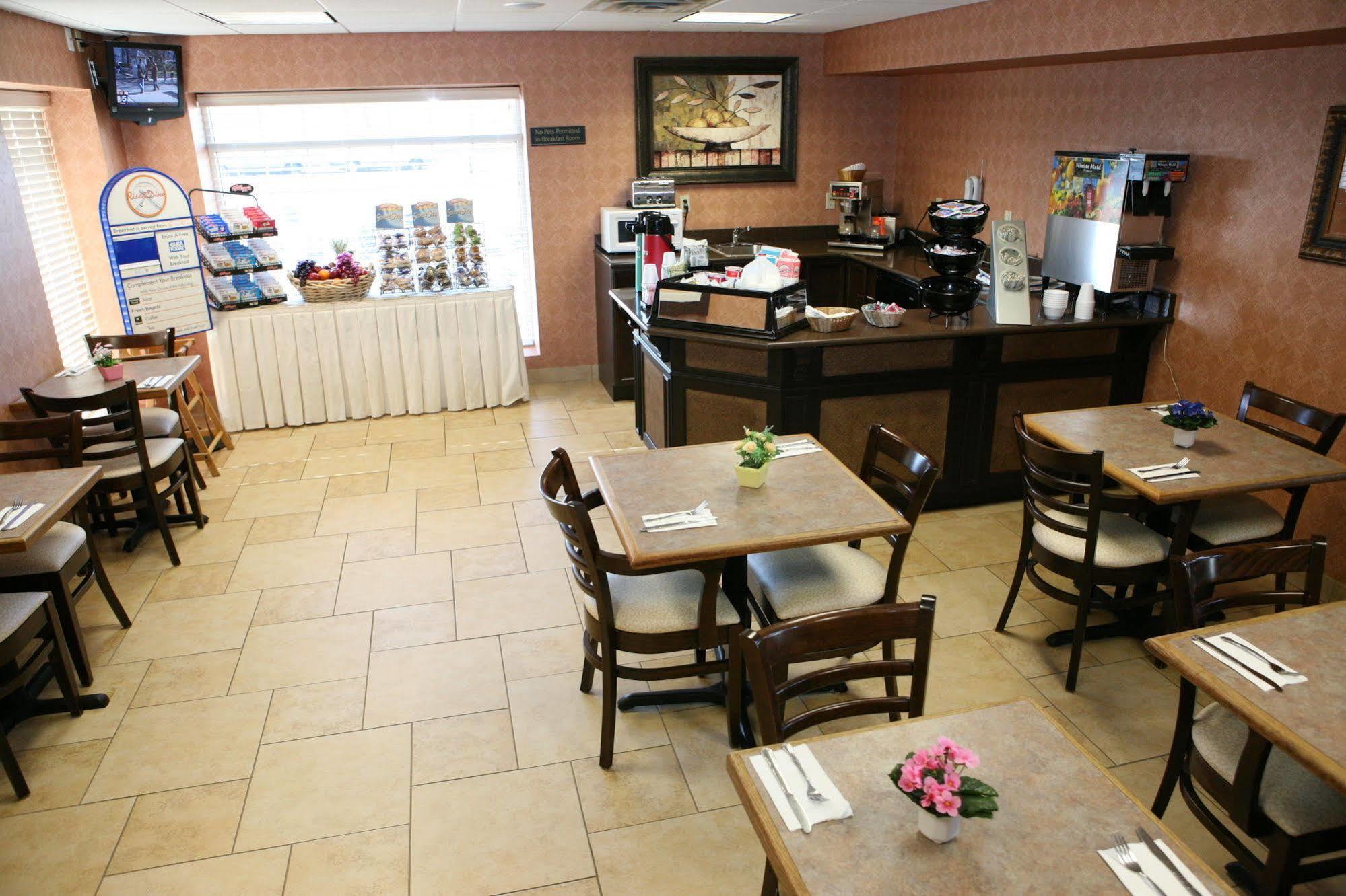 Howard Johnson By Wyndham Toms River Restaurace fotografie